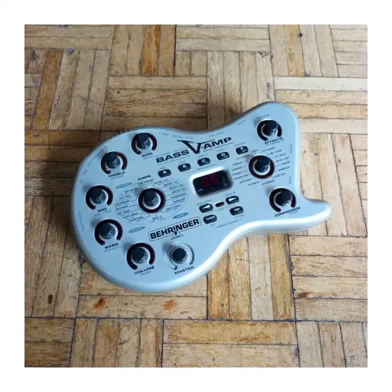 Behringer Bass V-Amp pre amp unit and effects module, w\\/Bag Express Delivery