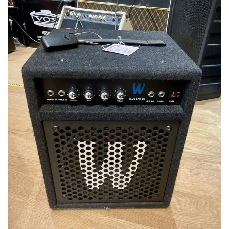 Hot Picks Warwick Blue Cab 30 30W bass amp