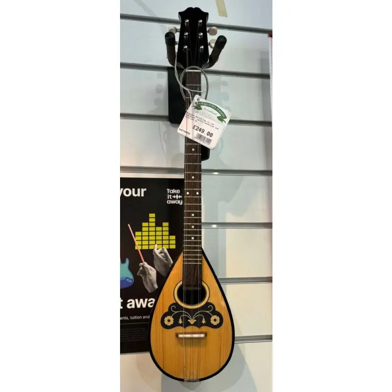 Baglama Spruce top 11 rib bowlback. Very playable, small nick in the neck Top Rated