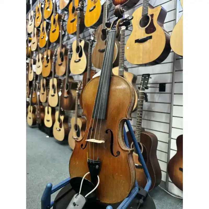 Full size violin C. 1900 French. Full, rich and elegant tone. Beautiful flamed 2 piece back. Complete with c Exclusive