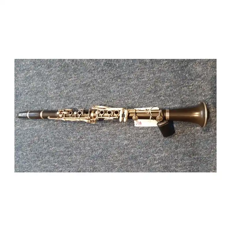 Louis & Co 'Chas Draper approved' Bb Clarinet with Heyworth mouthpiece. In good condition, vintage instrume Certified