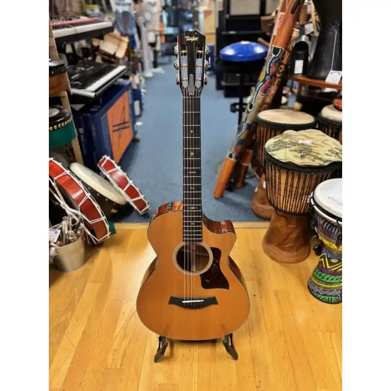 Taylor 512ce 12 Fret Electro Acoustic Guitar, in like-new condition with hard ca Big Sale
