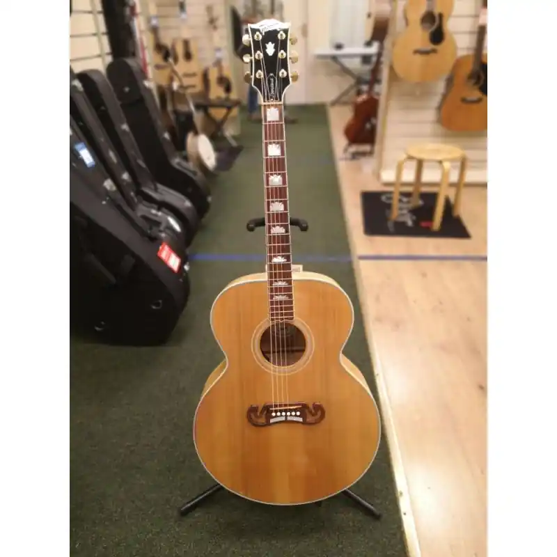 Limited Edition Gibson SJ-200 Standard Natural Electro Jumbo