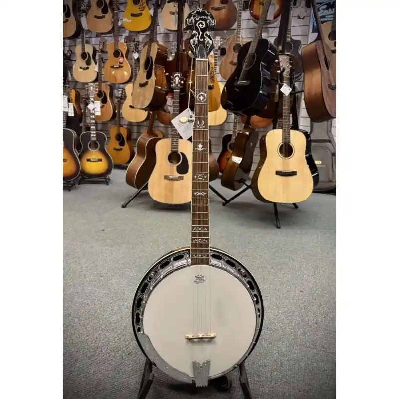 Don’t Miss Out Ozark 2141G 5 String Resonator Banjo with tone ring. Mahogany, Nice set up. Complete with Hardcase. Modelle