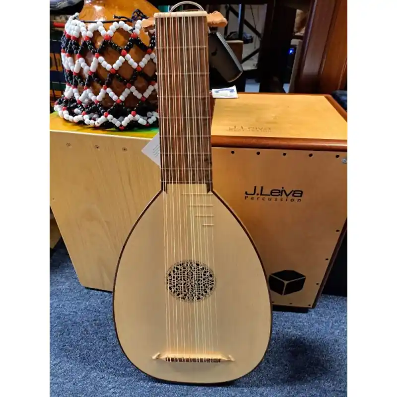 J Woods and Sons Ltd 8 Course Lute, in like-new condition with bag Hot Deal