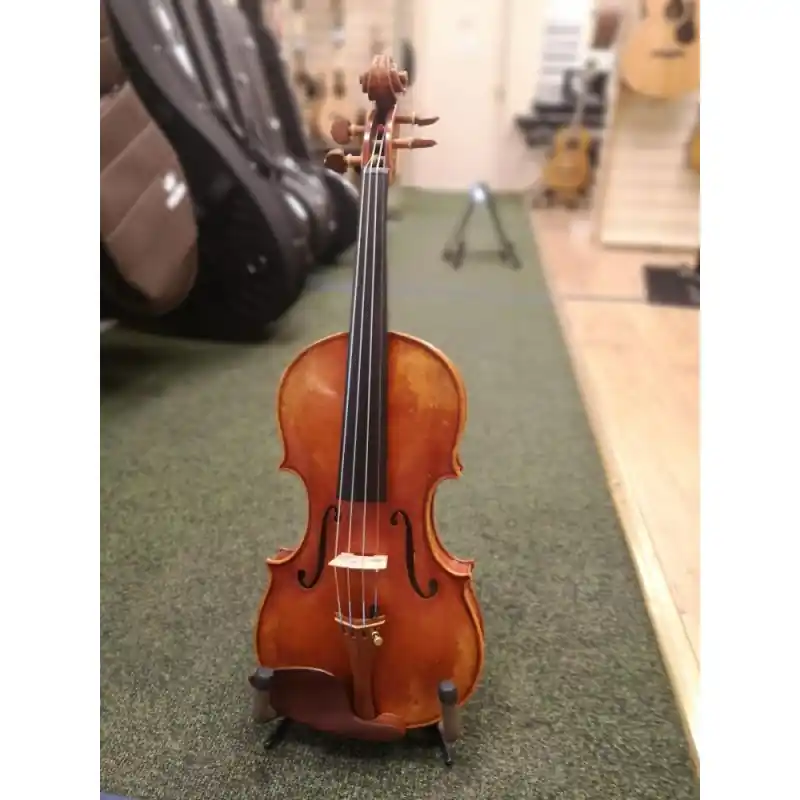 Mcneela Bravura Symphony 4\\/4 Violin with Carbon Fibre bow Wholesale