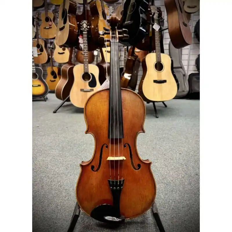 Fan Favorite 16 1\\/4 viola.set up by P. Briand.Beautiful finish and tone.