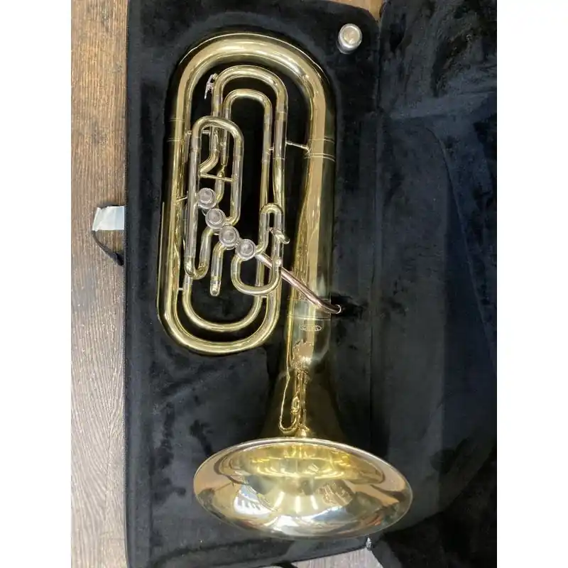 Baritone horn, front-facing.Classic Cantabile OBB-400 Certified