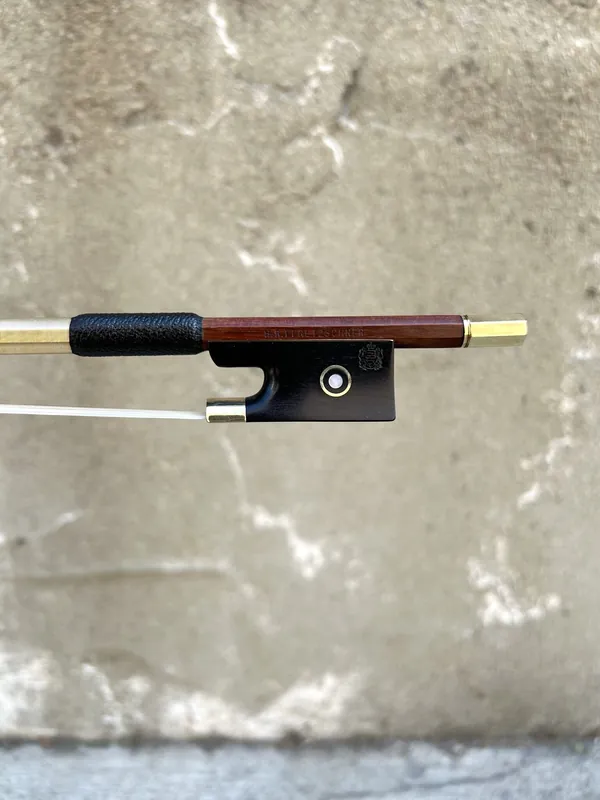 Super Sale H.R. PFRETZSCHNER copy, gold violin bow 65.6g | Metzler Violins