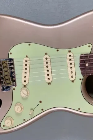 1960 Journeyman Relic Strat-Aged Shoreline Gold– Dave's Guitar Shop Luxury